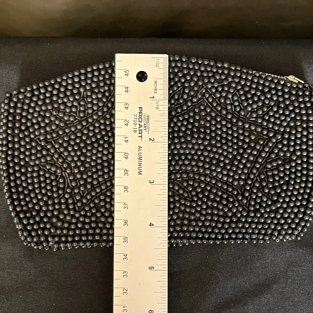 Vintage 1960s Japanese Hand-Beaded Clutch‎ Black Floral Leaf Design Small Purse